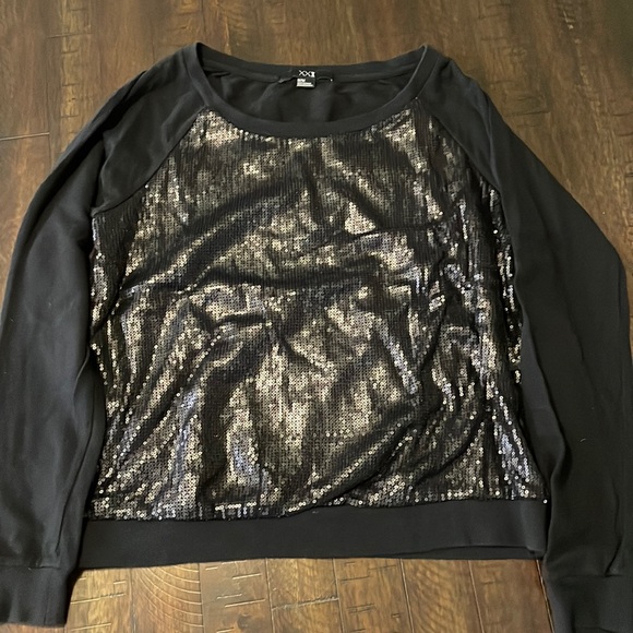 Sequined lightweight sweatshirt - Picture 2 of 4